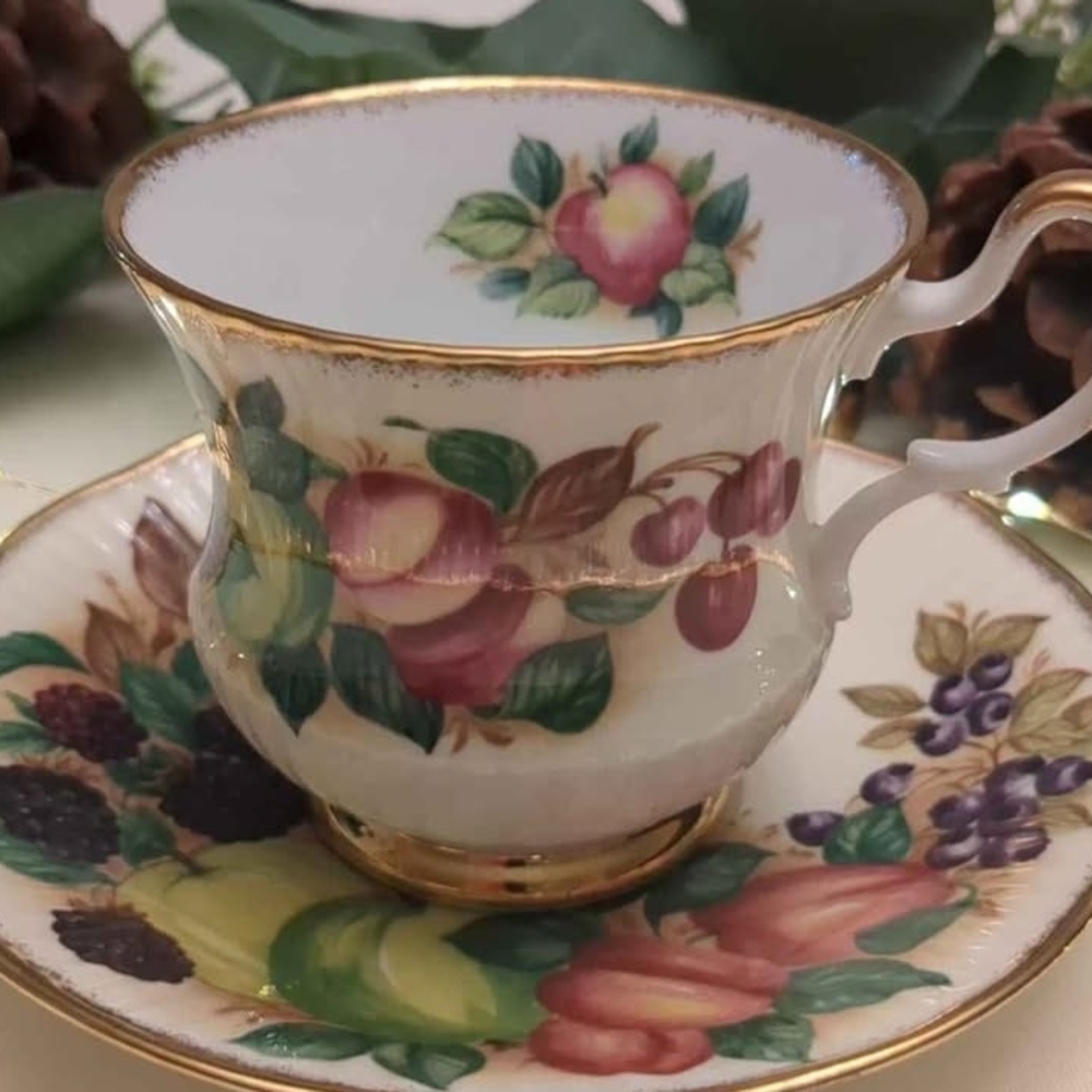 Fine Porcelain Fruit-Pattern Teacup and Saucer - Gold Trim - White